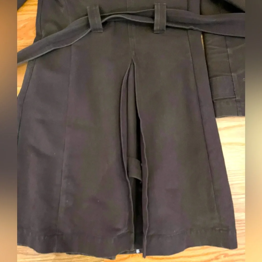 Brown Trench Coat Gap Size XS Dark Canvas, Tie Belt, Buttons and Finished Seams - Picture 8 of 9